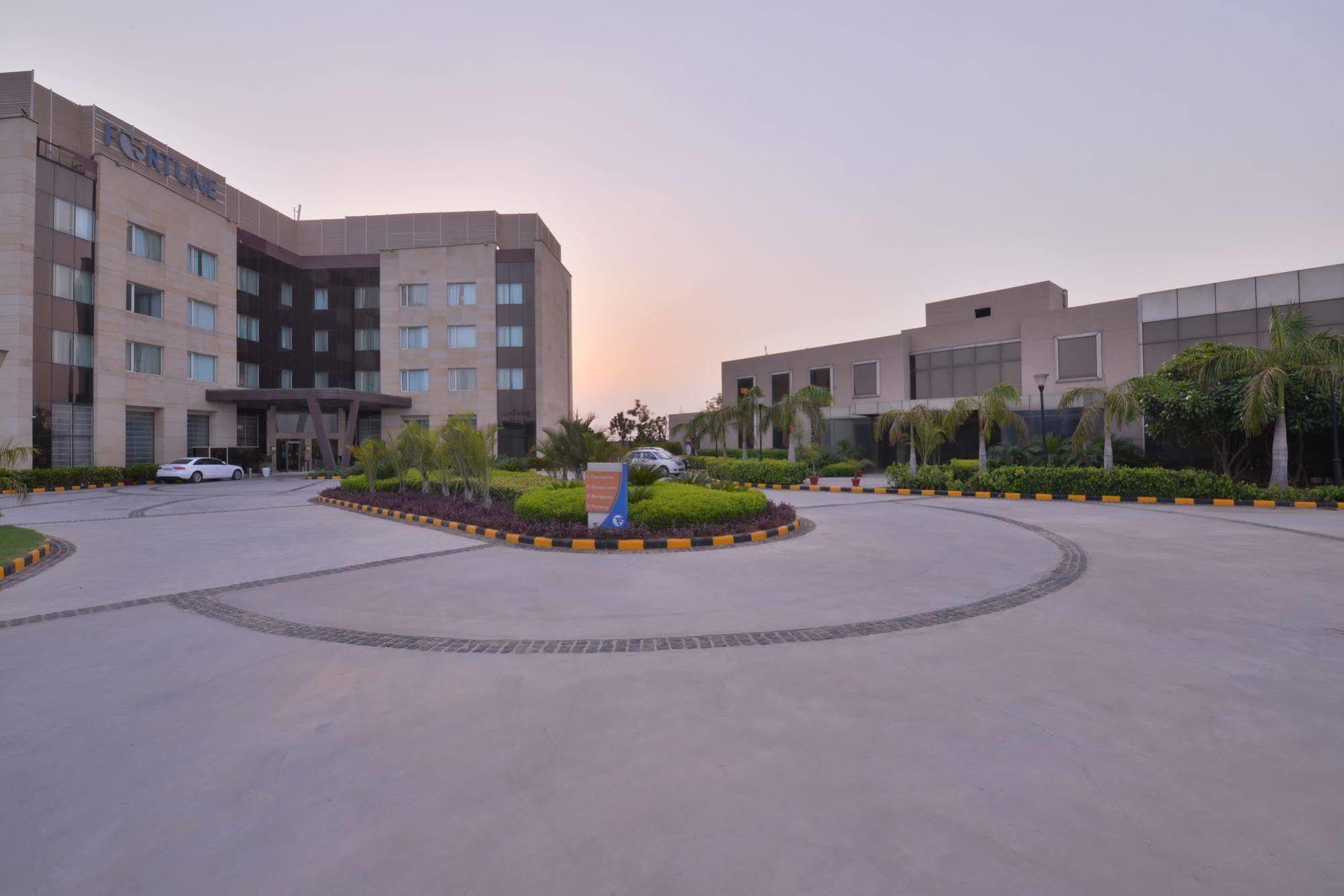 Fortune Park Orange, Sidhrawali, Gurugram - Member Itc Hotels' Group Bhiwadi Exteriör bild